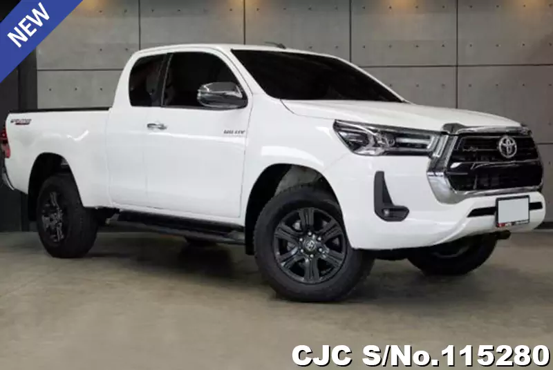 Toyota Hilux in White for Sale Image 0