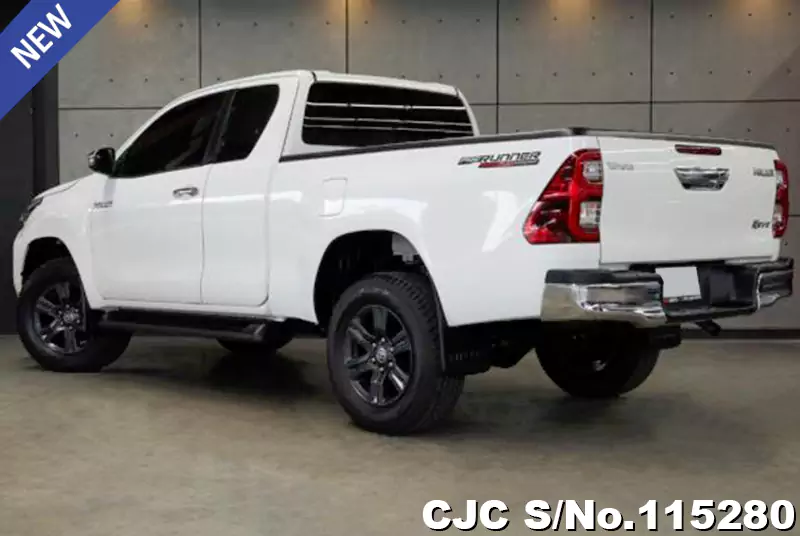 Toyota Hilux in White for Sale Image 1