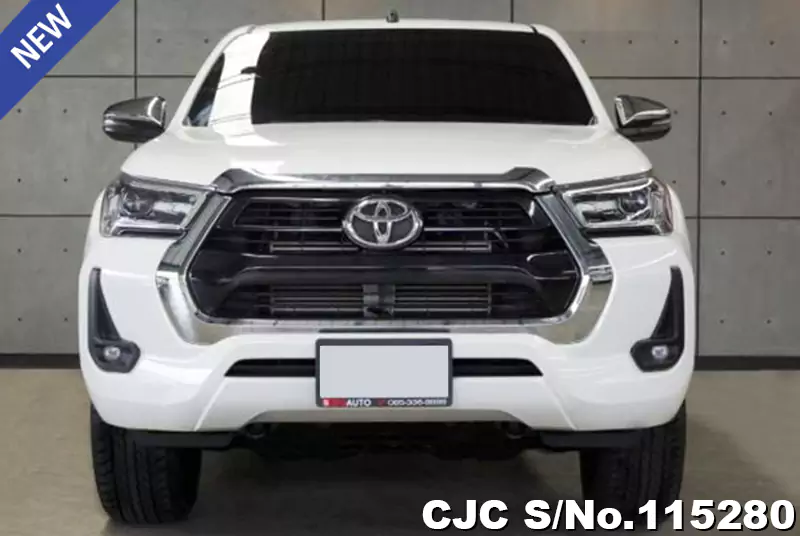 Toyota Hilux in White for Sale Image 2