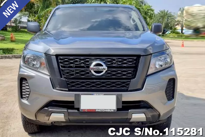Nissan Navara in Gray for Sale Image 2