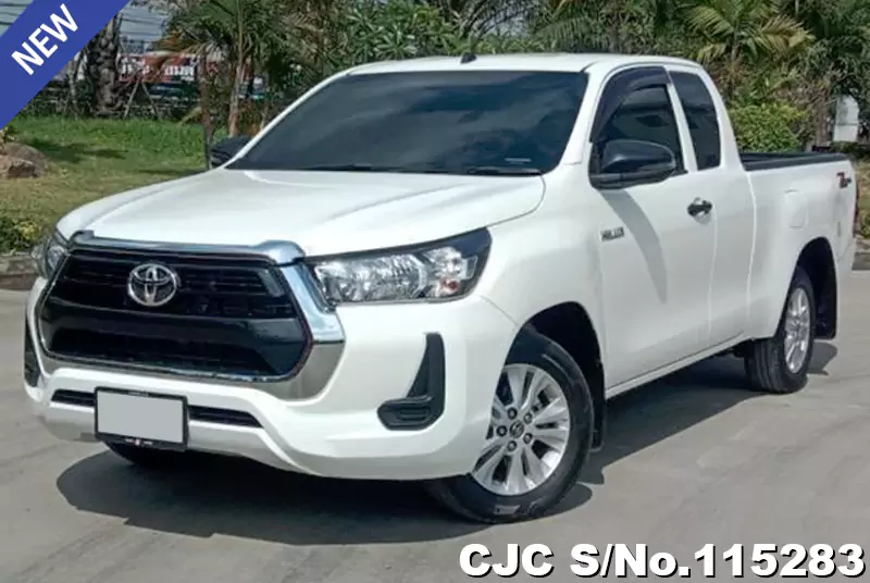 Toyota Hilux in White for Sale Image 0
