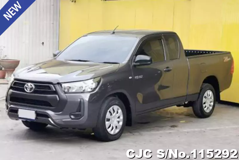 Toyota Hilux in Gray for Sale Image 2