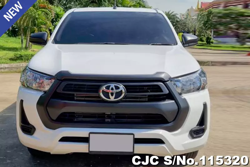 Toyota Hilux in White for Sale Image 2