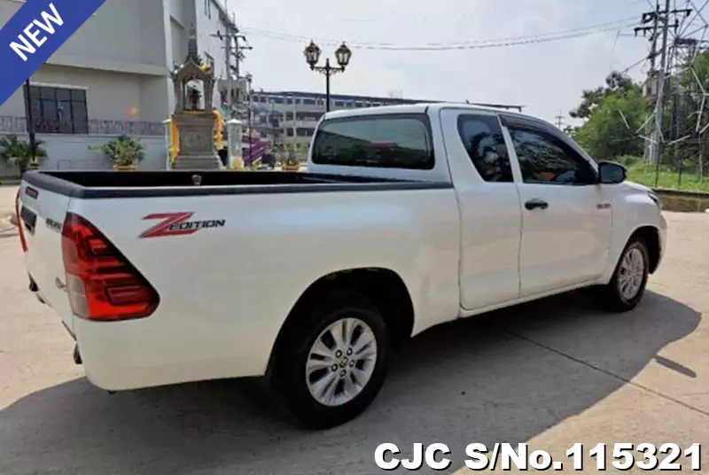 Toyota Hilux in White for Sale Image 1
