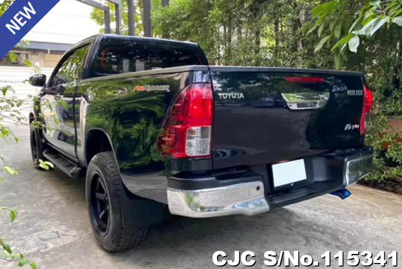 Toyota Hilux in Black for Sale Image 2