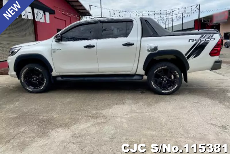 Toyota Hilux in White for Sale Image 2