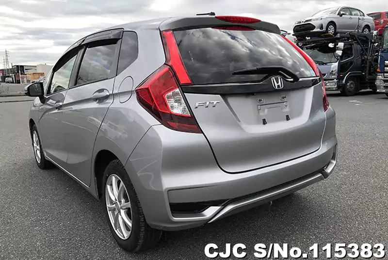 ポンタ 2018 Honda Fit Silver for sale | Stock No. 115383 | Japanese Used