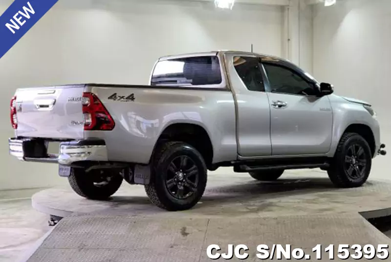 Toyota Hilux in Gray for Sale Image 2