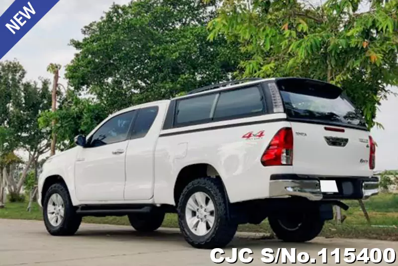 Toyota Hilux in White for Sale Image 1