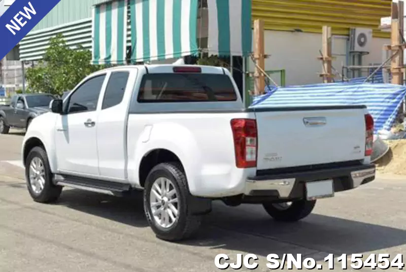 Isuzu D-Max in White for Sale Image 1