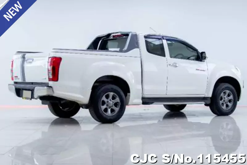 Isuzu D-Max in White for Sale Image 1