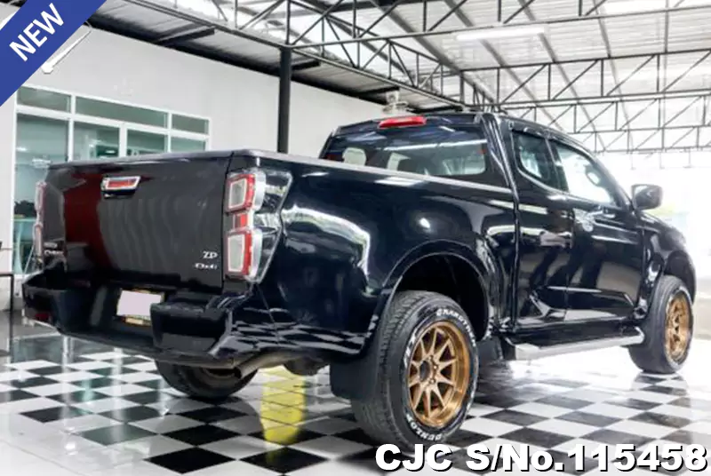 Isuzu D-Max in Black for Sale Image 2