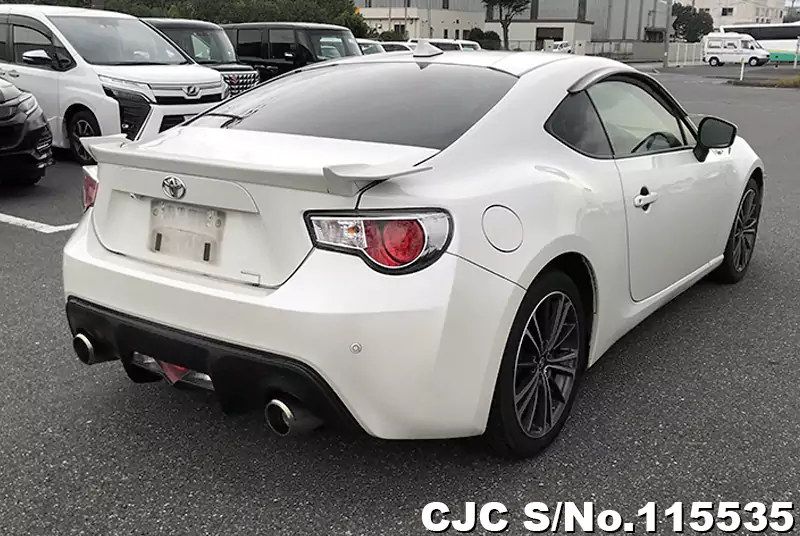 Toyota 86 in Pearl for Sale Image 1
