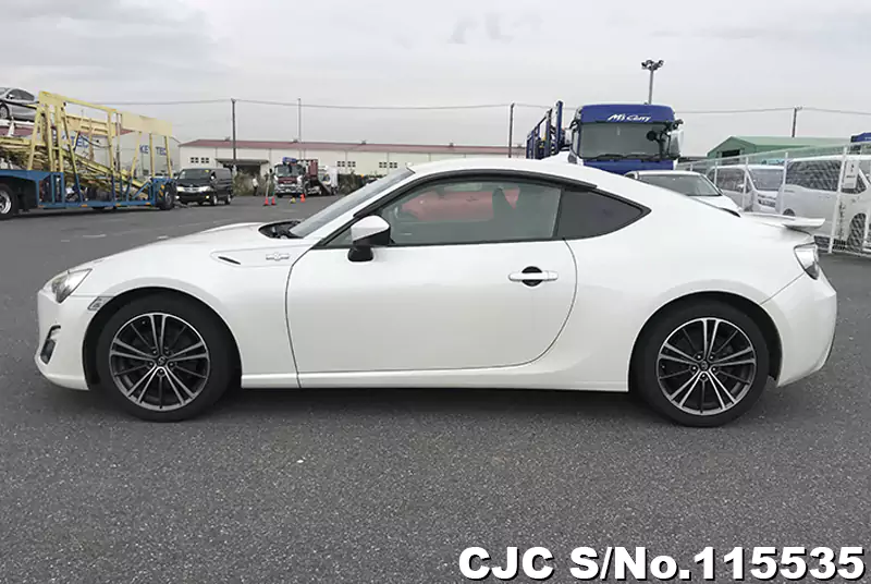 Toyota 86 in Pearl for Sale Image 7