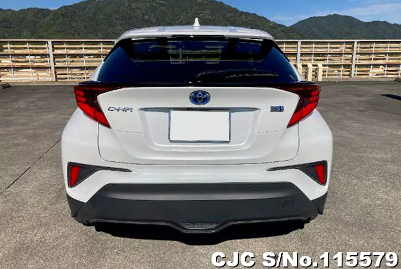 Toyota C-HR in White for Sale Image 5