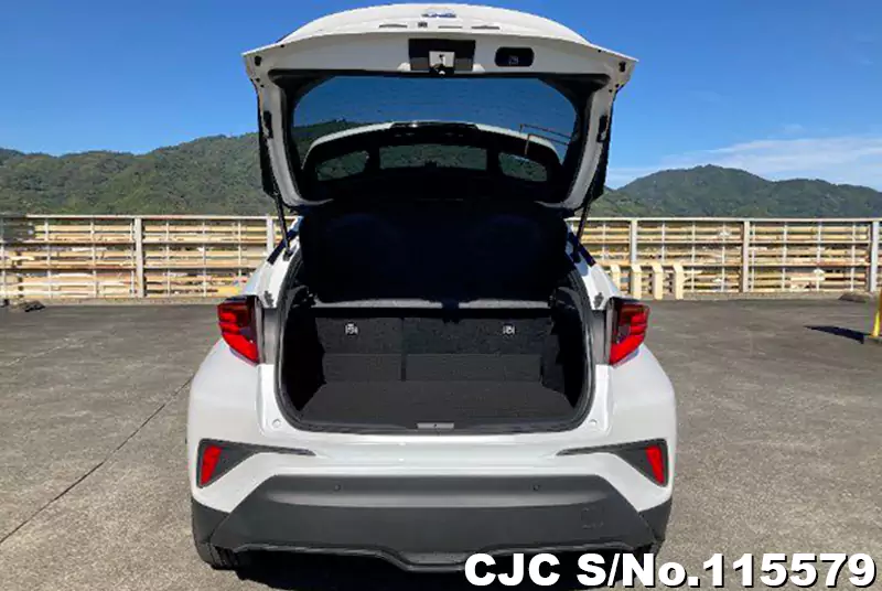 2022 Toyota / C-HR Stock No. 115579