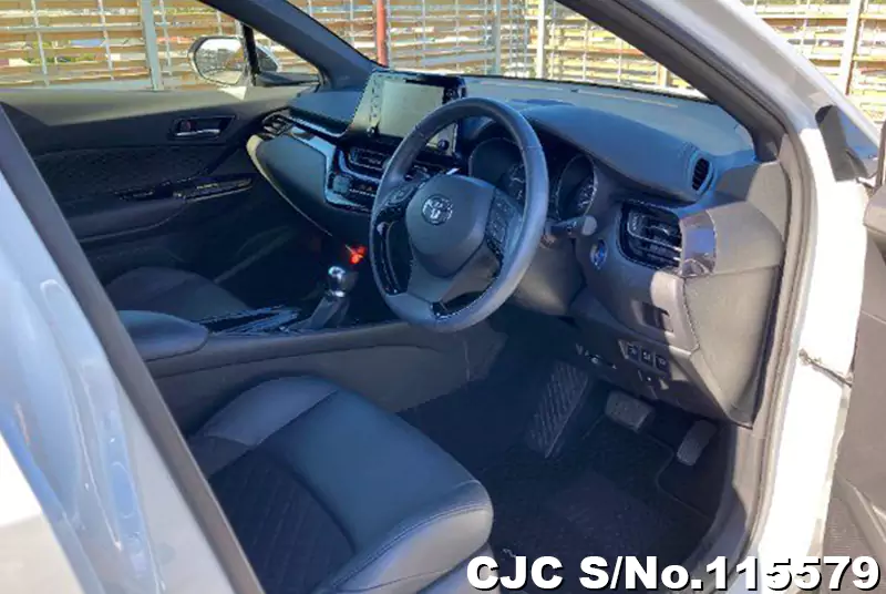 2022 Toyota / C-HR Stock No. 115579