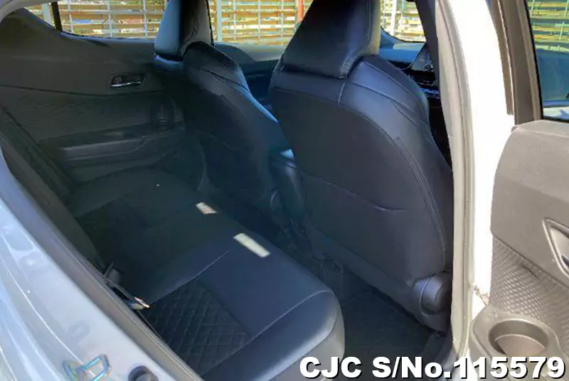 Toyota C-HR in White for Sale Image 12