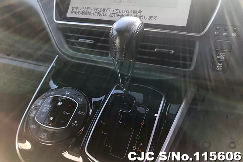 2018 Toyota Voxy White for sale | Stock No. 115606