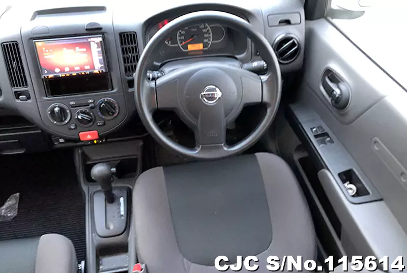 Nissan AD Van in White for Sale Image 9