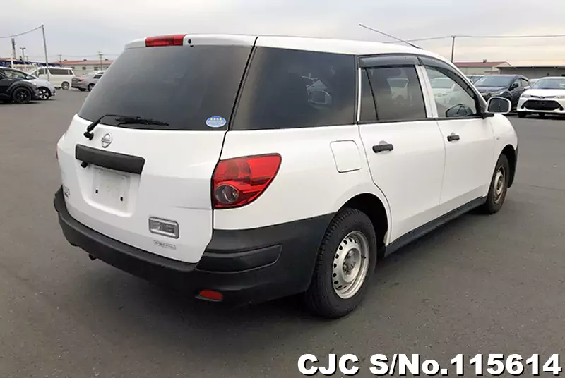 Nissan AD Van in White for Sale Image 2