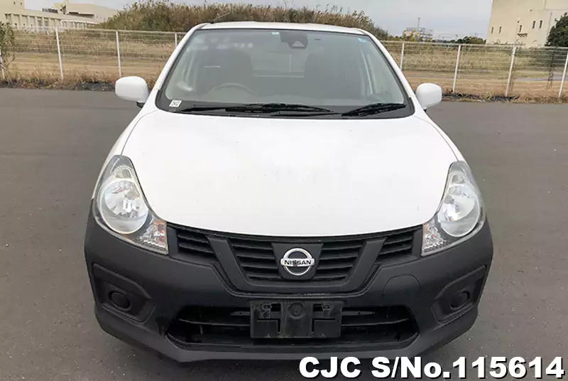 Nissan AD Van in White for Sale Image 4