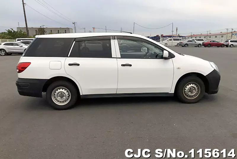 Nissan AD Van in White for Sale Image 6