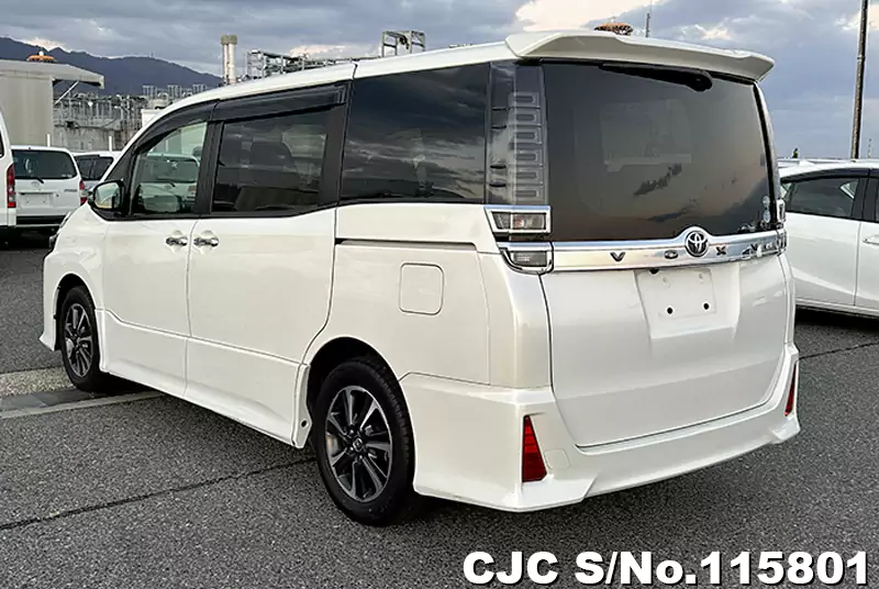 2019 Toyota Voxy White for sale | Stock No. 115801