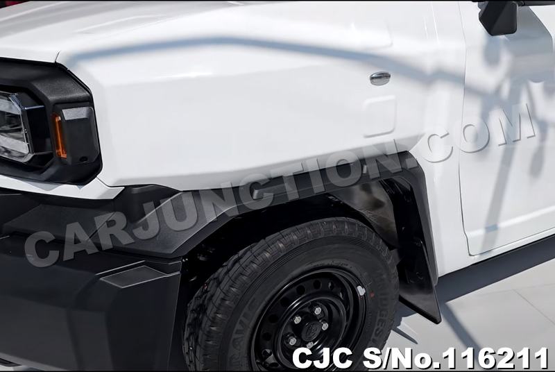 Toyota Hilux in Super White Ⅱ for Sale Image 8