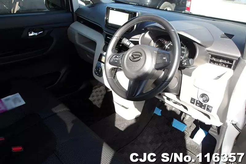 Daihatsu Move in White for Sale Image 12