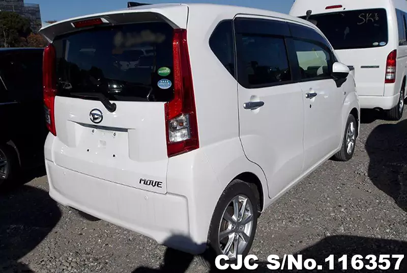 Daihatsu Move in White for Sale Image 2