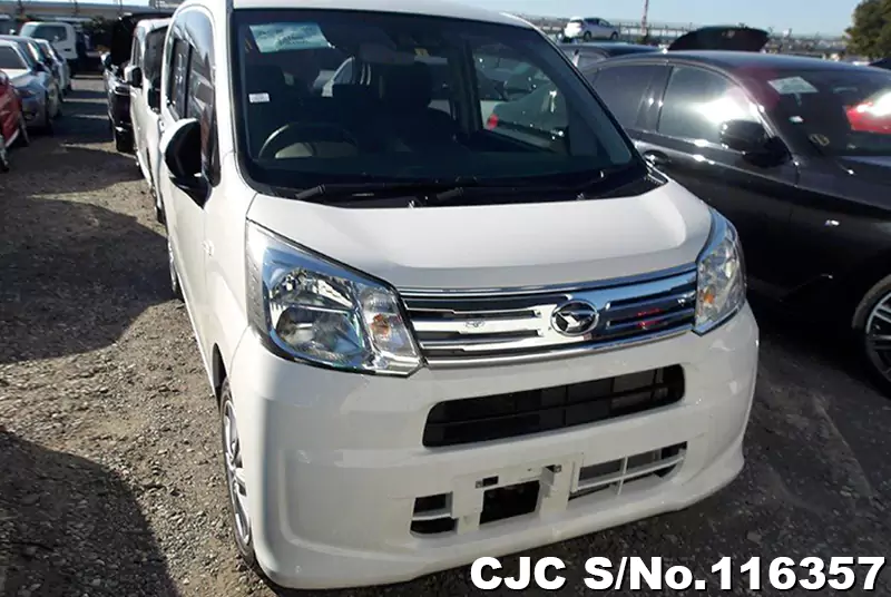 Daihatsu Move in White for Sale Image 4