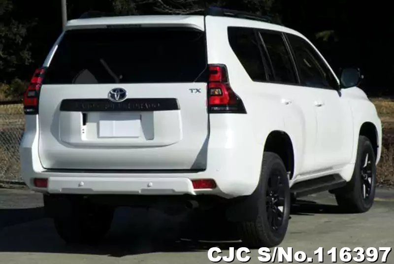Toyota Land Cruiser Prado in White for Sale Image 2