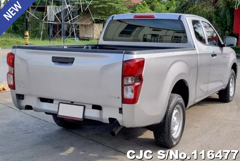 Isuzu D-Max in Pearl for Sale Image 1