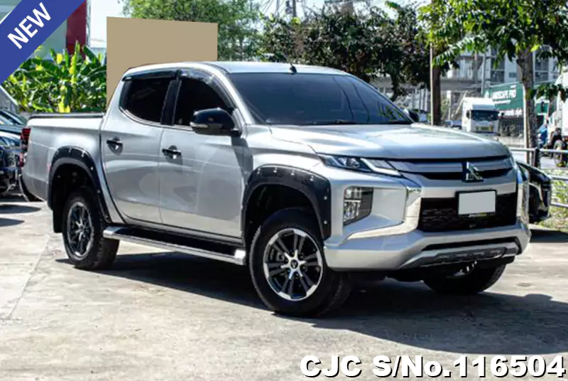 2022 Mitsubishi Triton Silver for sale Stock No. 116504 Japanese