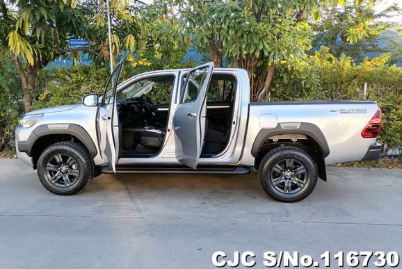Toyota Hilux in Silver Metallic for Sale Image 8