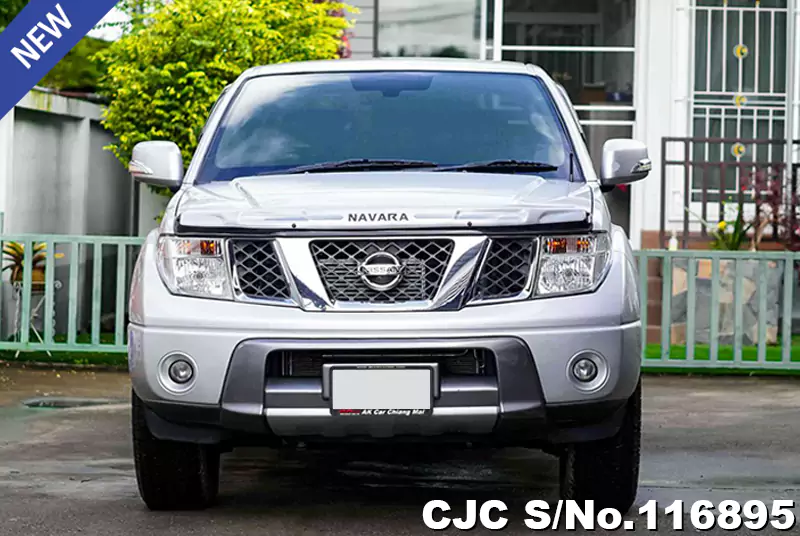 Nissan Navara in Silver for Sale Image 3