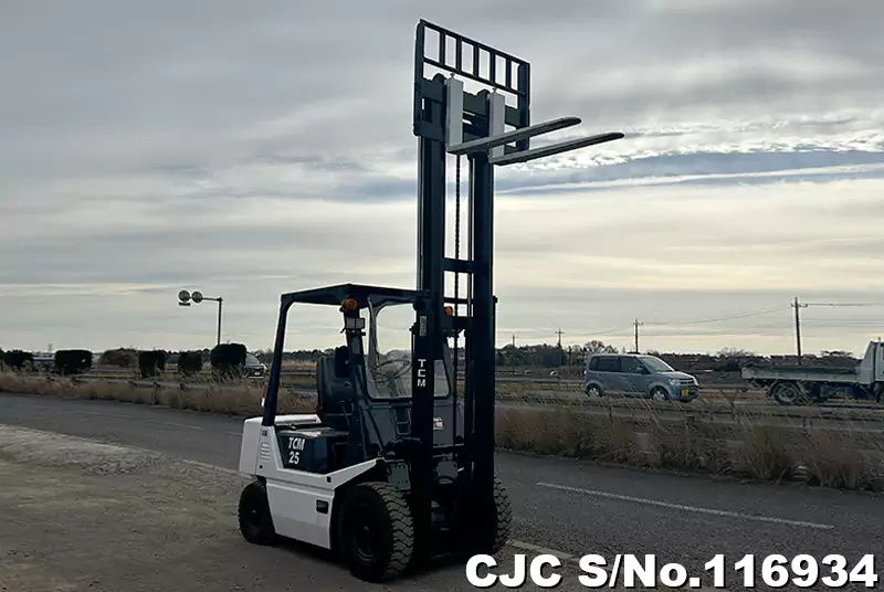 TCM 25 Forklift