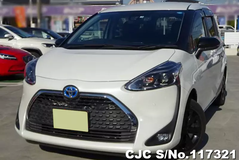 2021 Toyota Sienta Pearl for sale Stock No. 117321 Japanese