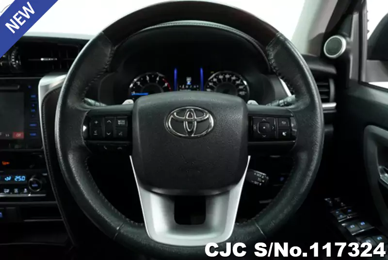 2016 Toyota / Fortuner Stock No. 117344