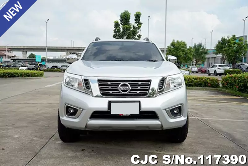 Nissan Navara in Silver for Sale Image 4