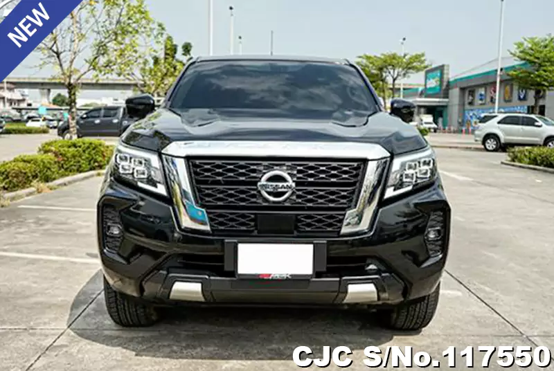 Nissan Navara in Black for Sale Image 4