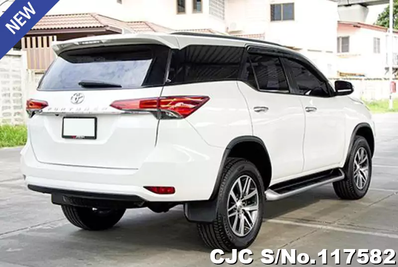 2020 Toyota / Fortuner Stock No. 117582