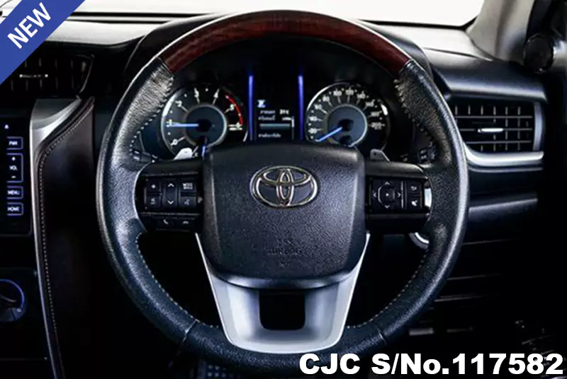 2020 Toyota / Fortuner Stock No. 117582