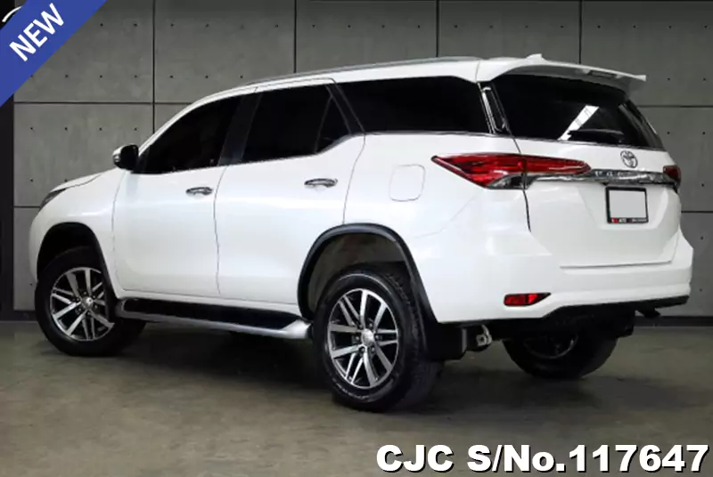 2019 Toyota / Fortuner Stock No. 117647