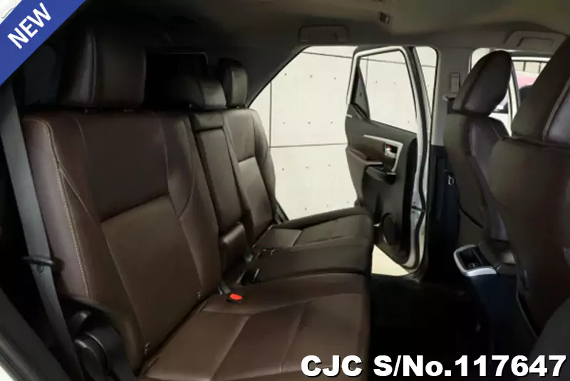 2019 Toyota / Fortuner Stock No. 117647