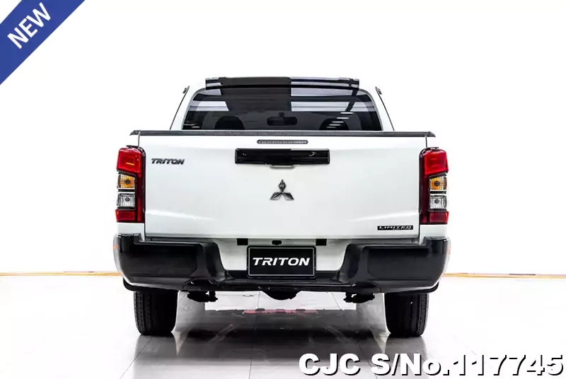 Mitsubishi Triton in White for Sale Image 3