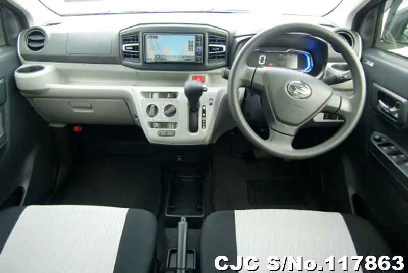 Daihatsu Mira E:S in Silver for Sale Image 9