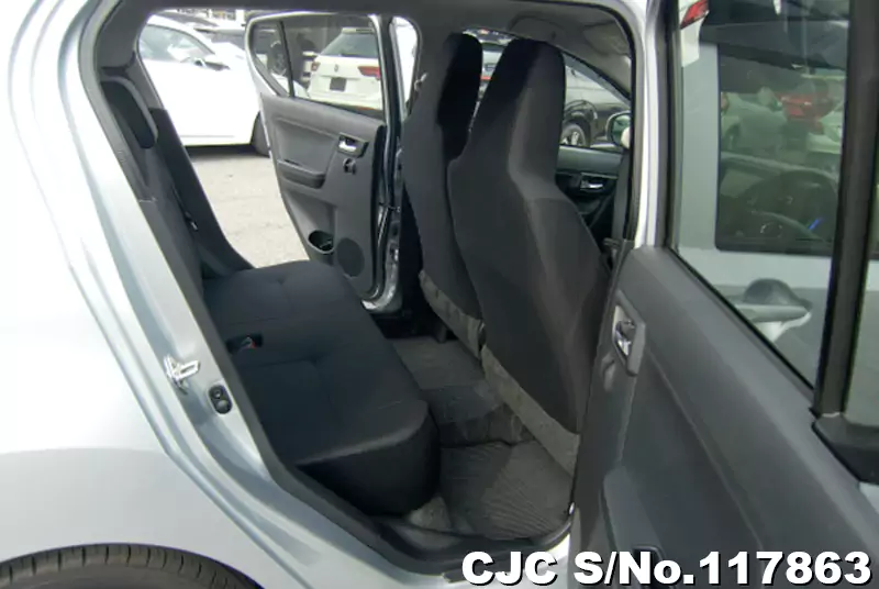 Daihatsu Mira E:S in Silver for Sale Image 12