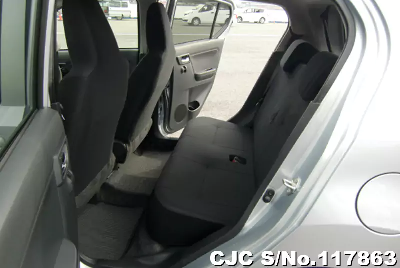 Daihatsu Mira E:S in Silver for Sale Image 13